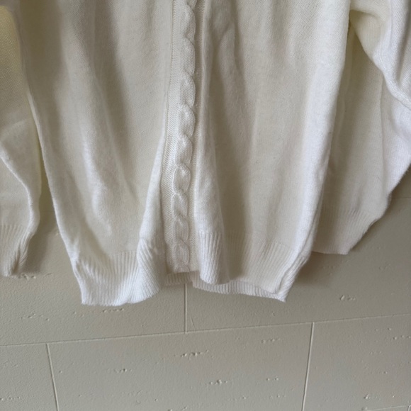 Vintage White Cable Knit Sweater - Picture 8 of 10